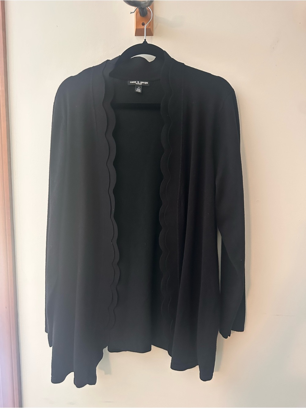 Cable & Gauge Black Scallop-Edge Open Cardigan